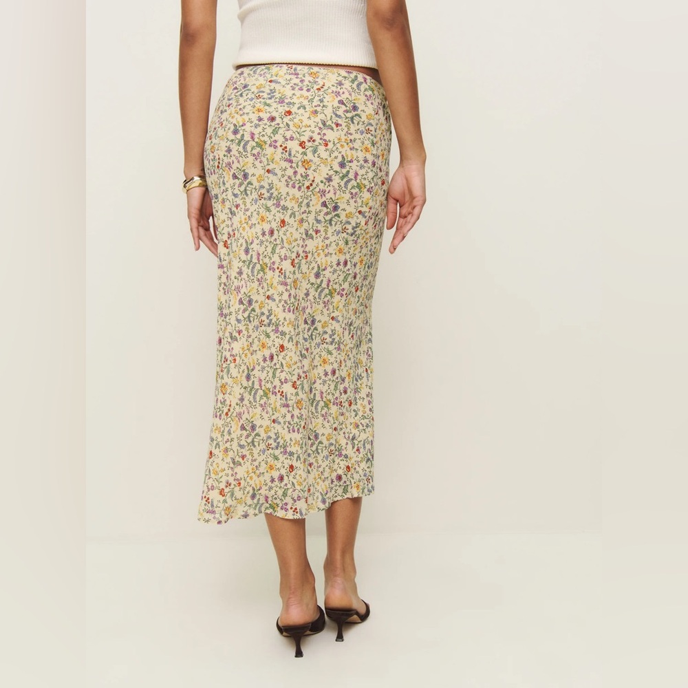 Reformation Layla Skirt - Picture 3 of 12